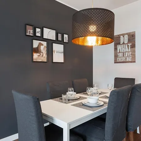 דירה Flh Expo Modern Flat With Balcony ליסבון