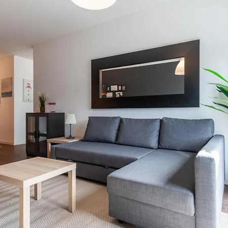 Flh Expo Modern Flat With Balcony Lägenhet